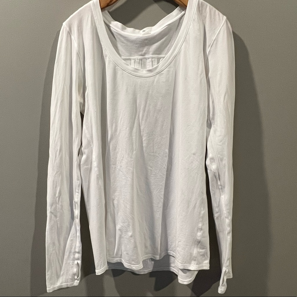 Lululemon White Long Sleeve Thumb Holes Pleated Back 6